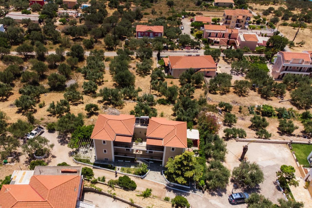 Buena Vista Studios Lourdata  Luaran gambar